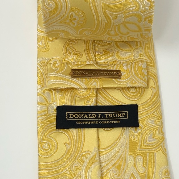 Donald Trump Signature Gold Paisley Silk Tie EUC - Picture 2 of 4